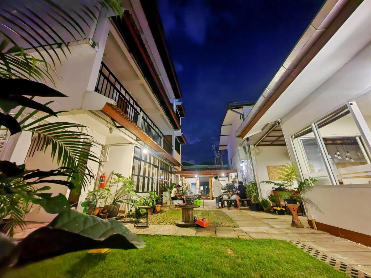 Chiang Mai Gate House Hotel Екстериор снимка
