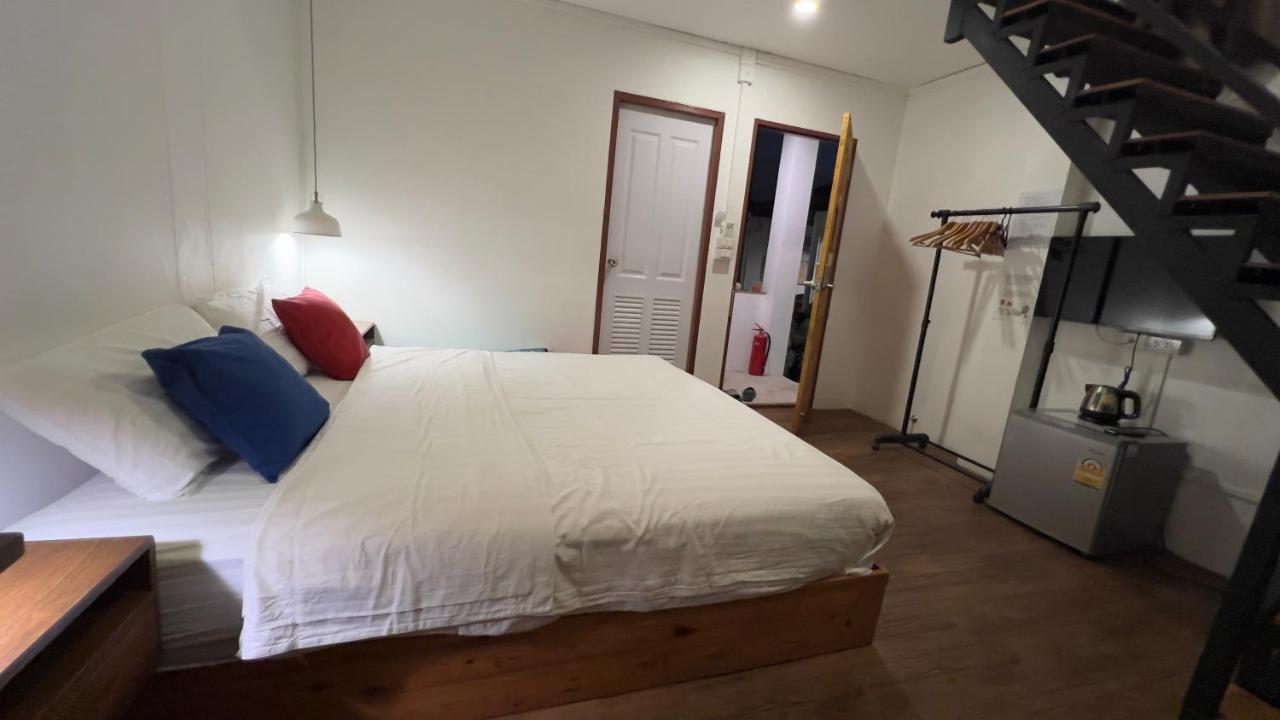 Chiang Mai Gate House Hotel Стая снимка