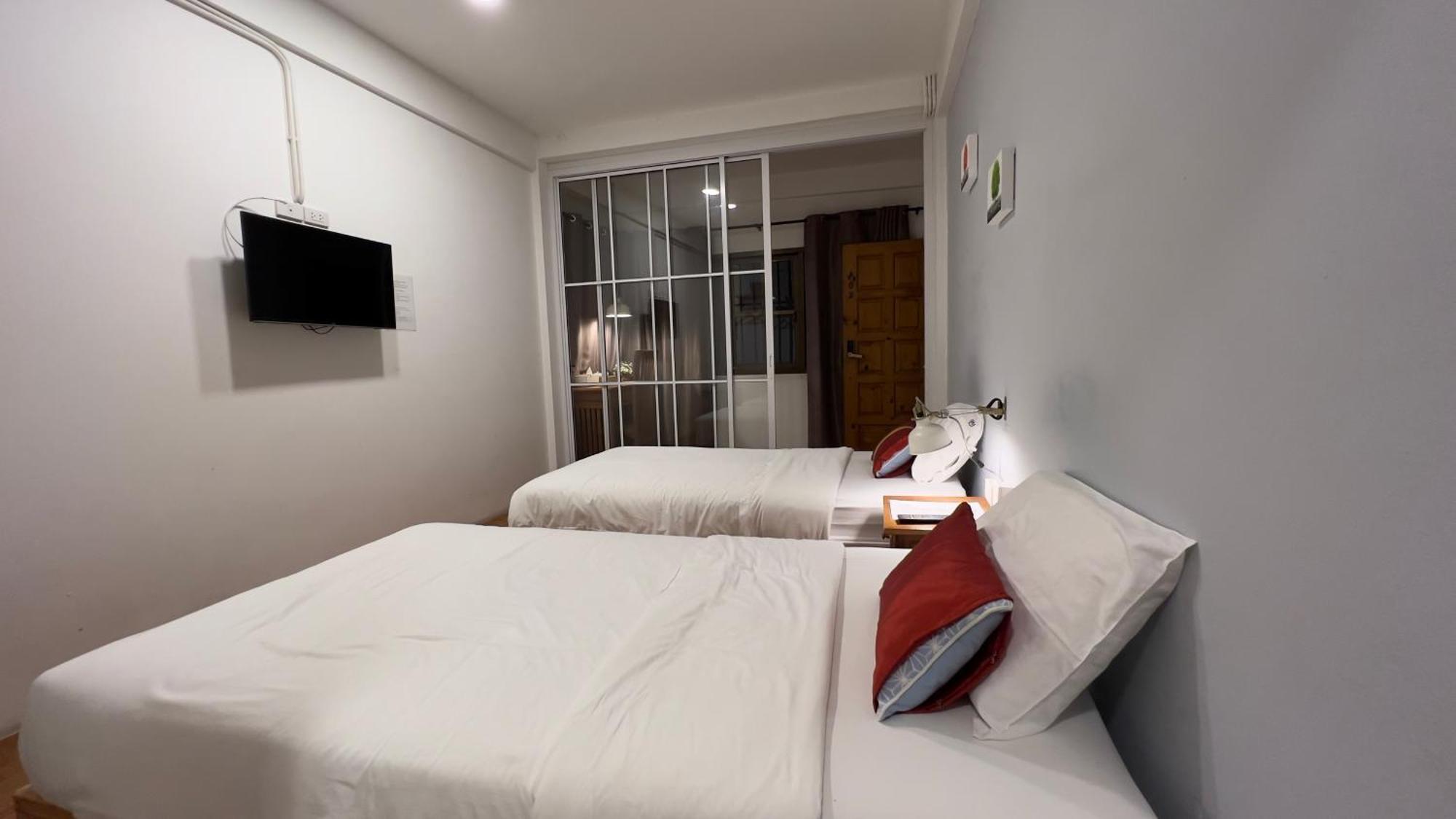 Chiang Mai Gate House Hotel Стая снимка